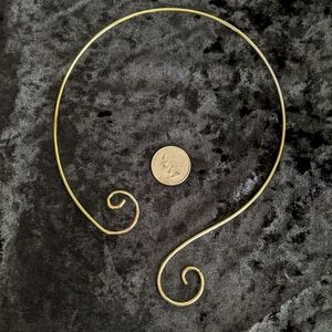 Gold Tone Wire Collar Necklace